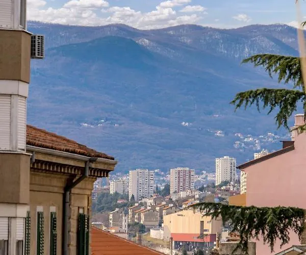 Apartman Altamar شقة *